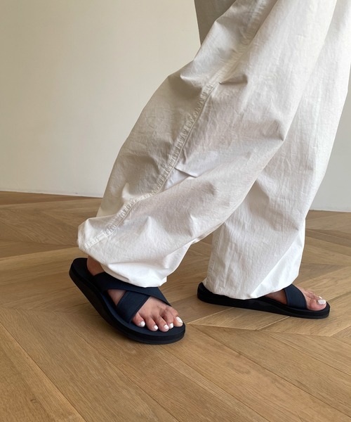 CANAL JEAN(キャナルジーン)の「El mar(エルマール) クロスサンダル(サンダル・レディース・ネイビー/ブラック/ベージュ・SMALL/MEDIUM/LARGE)」の5枚目の写真