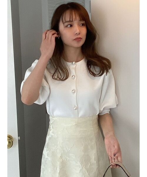 dazzlin（ダズリン）の「ビッグパーツカーデトップス（カーディガン/ボレロ・レディース・オフホワイト/ブラック/パープル・FREE）」の4枚目の写真