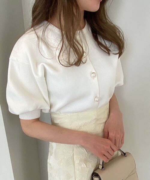 dazzlin（ダズリン）の「ビッグパーツカーデトップス（カーディガン/ボレロ・レディース・オフホワイト/ブラック/パープル・FREE）」の6枚目の写真