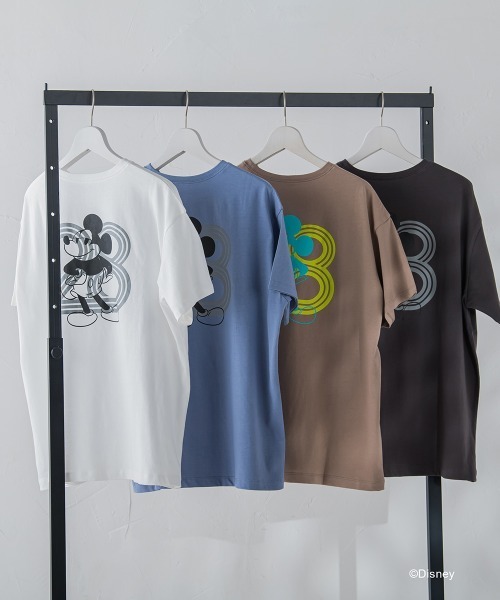 VICKY（ビッキー）の「【DISNEY/ディズニー ミッキーマウス】MICKEYオーバーサイズバックプリントTシャツ《洗濯機で洗える》（Tシャツ/カットソー・レディース・ホワイト/ベージュ/ブルー/チャコールグレー・M）」の12枚目の写真