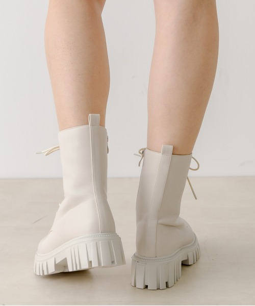 OLIVE des OLIVE(オリーブデオリーブ)の「タンクソールレースアップショートブーツ 1032130020(ブーツ・レディース・ブラック/アイボリー・SMALL/MEDIUM/LARGE)」の18枚目の写真