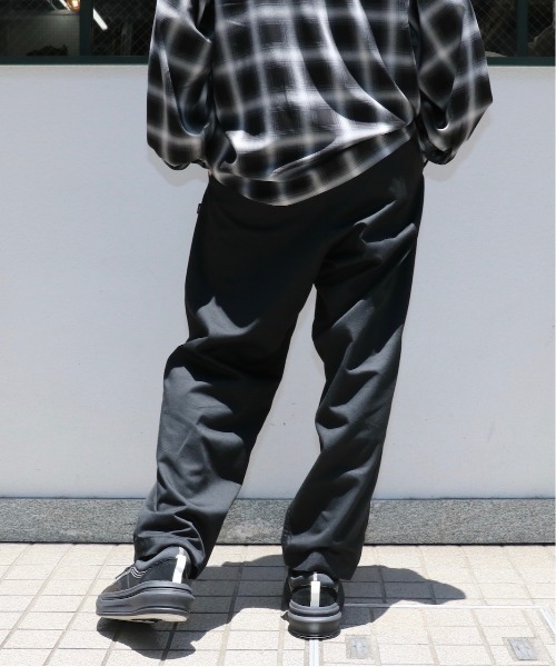 VANS（バンズ）の「【 C.E.L.STORE 限定企画】VANS/ヴァンズ 1 TUCK SKATE TROUSER PANTS 1タックスケートトラウザーパンツ（その他パンツ・メンズ・チャコールグレー/ライトブラウン/ブルー/ブラック/ネイビー・SMALL/MEDIUM/LARGE）」の10枚目の写真
