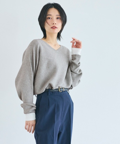 coca(coca)(コカ)の「しっとりやわらかVネックドルマンニット(ニット/セーター・レディース・アイボリー/ブラック/チャコール/グレイッシュベージュ/ライトグレー/パープル/ネイビー/ブラウン/ピンク/ホワイト・M/L/S)」の15枚目の写真