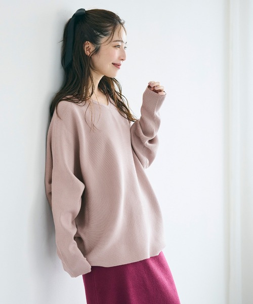 coca(coca)(コカ)の「しっとりやわらかVネックドルマンニット(ニット/セーター・レディース・アイボリー/ブラック/チャコール/グレイッシュベージュ/ライトグレー/パープル/ネイビー/ブラウン/ピンク/ホワイト・M/L/S)」の21枚目の写真