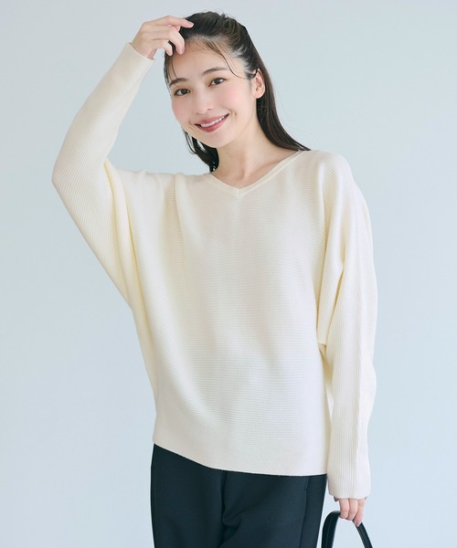 しっとりやわらかVネックドルマンニット（ニット/セーター）｜coca  
