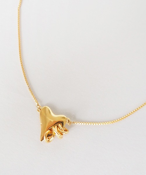 LAPUIS（ラピュイ）の「【LAPUIS】コイルハートネックレス 233-220121（ネックレス・レディース・マルチ/ゴールド・FREE）」の4枚目の写真