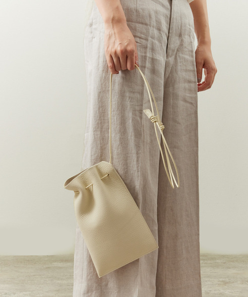 ITTI HERRIE KINCHAKU POUCH 巾着レザーバッグブラック ITTI (イッチ) | HERRIE KINCHAKU POUCH - PM / DIPLO SKY