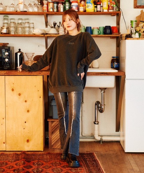 スリットデニムフレアパンツ（デニムパンツ）｜HUGELY（ヒュージリー）