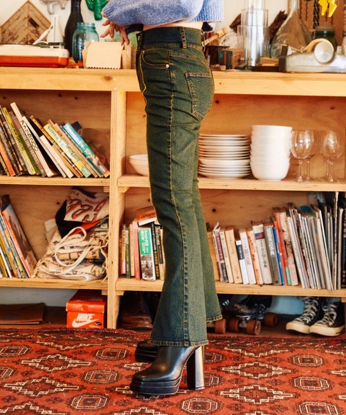 スリットデニムフレアパンツ（デニムパンツ）｜HUGELY（ヒュージリー）