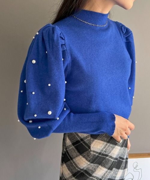 Jewelobe(ジュエローブ)の「パフスリーブパールニット(ニット/セーター・レディース・レッド/グレー/ブラック/ブルー/ホワイト・FREE)」の4枚目の写真