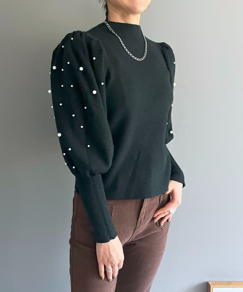 Jewelobe(ジュエローブ)の「パフスリーブパールニット(ニット/セーター・レディース・レッド/グレー/ブラック/ブルー/ホワイト・FREE)」の12枚目の写真