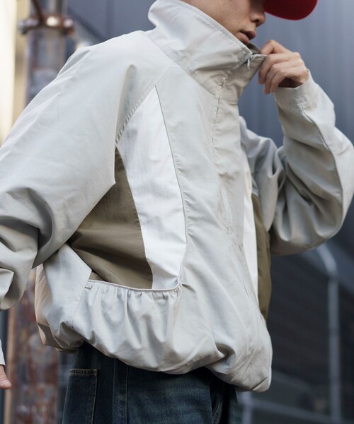 セール】限定展開 Relax Fit 配色切り替え ジップアップ ナイロン  