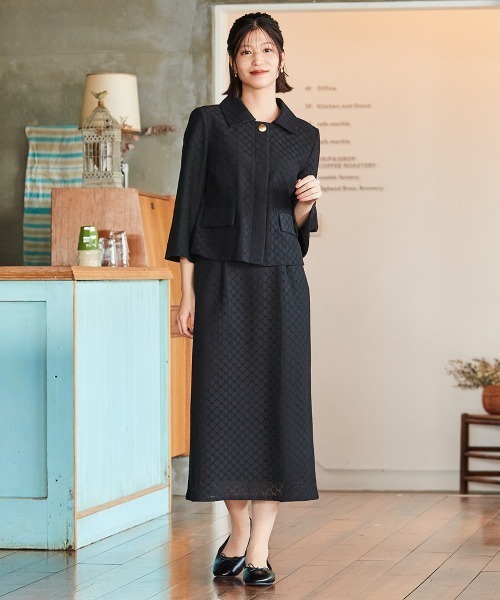Neina(ネイナ)の「【販売終了】【入学式・卒業式・フォーマル】サークルレースジャケットスカートスーツ2点セット|大きいサイズ有〔Neina〕(スーツセット・レディース・ブラック/アイボリー・S/M/L/LL/3L/4L/5L/8L/6L)」の14枚目の写真