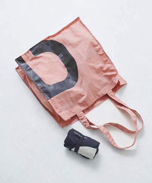 ADAM ET ROPE'（アダムエロペ）の「【サステナブル】ロゴプリントトートバッグ（トートバッグ・レディース・チャコールグレー/ベージュ/サックスブルー/ピンク・FREE）」の4枚目の写真