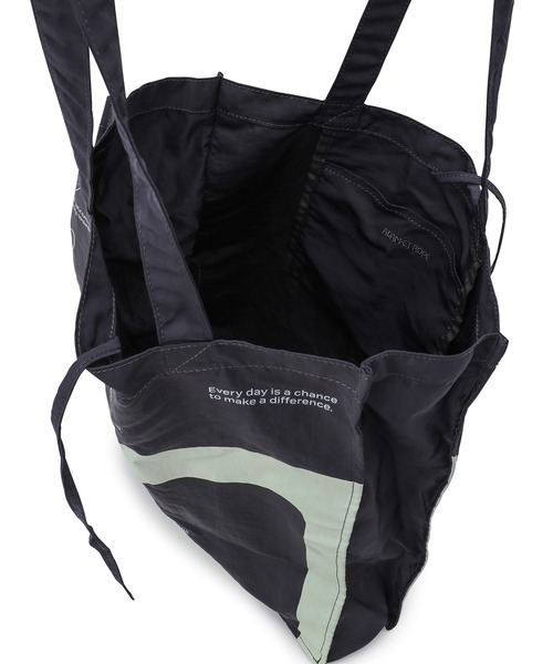 ADAM ET ROPE'（アダムエロペ）の「【サステナブル】ロゴプリントトートバッグ（トートバッグ・レディース・チャコールグレー/ベージュ/サックスブルー/ピンク・FREE）」の12枚目の写真