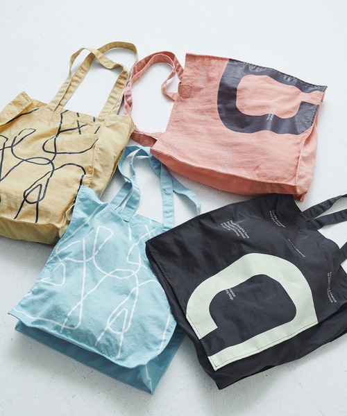 ADAM ET ROPE'（アダムエロペ）の「【サステナブル】ロゴプリントトートバッグ（トートバッグ・レディース・チャコールグレー/ベージュ/サックスブルー/ピンク・FREE）」の22枚目の写真