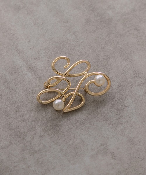 epic day(エピックデイ)の「パール付きニュアンスブローチ(ブローチ/コサージュ・レディース・ゴールド・F)」の2枚目の写真