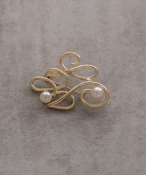 epic day(エピックデイ)の「パール付きニュアンスブローチ(ブローチ/コサージュ・レディース・ゴールド・F)」の3枚目の写真