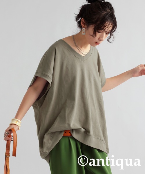antiqua(アンティカ)の「裏毛Vネックトップス(Tシャツ/カットソー・レディース・ブルー/ブラック/ホワイト/ベージュ/ダークグレー・FREE)」の4枚目の写真