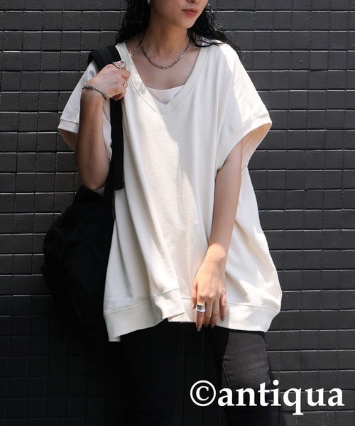antiqua(アンティカ)の「裏毛Vネックトップス(Tシャツ/カットソー・レディース・ブルー/ブラック/ホワイト/ベージュ/ダークグレー・FREE)」の2枚目の写真