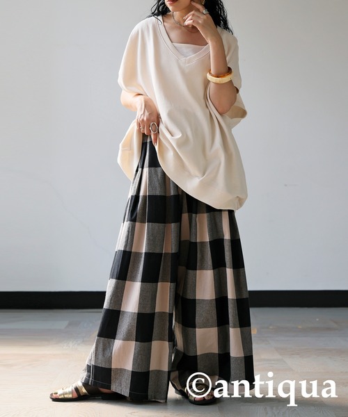 antiqua(アンティカ)の「裏毛Vネックトップス(Tシャツ/カットソー・レディース・ブルー/ブラック/ホワイト/ベージュ/ダークグレー・FREE)」の20枚目の写真