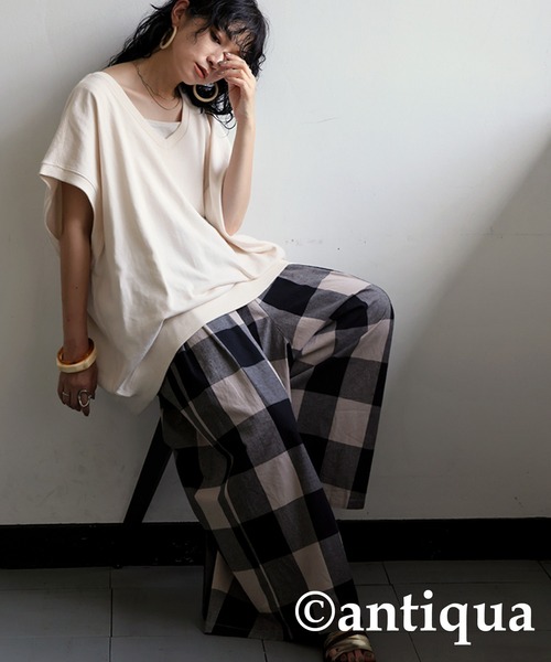 antiqua(アンティカ)の「裏毛Vネックトップス(Tシャツ/カットソー・レディース・ブルー/ブラック/ホワイト/ベージュ/ダークグレー・FREE)」の22枚目の写真