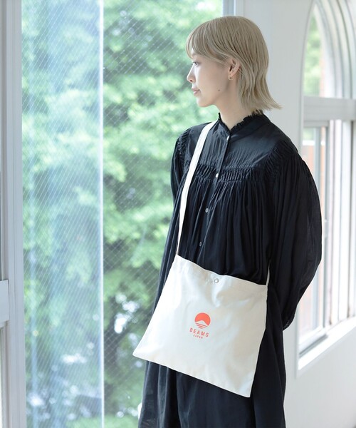 BEAMS JAPAN(ビームス ジャパン)の「ビームス ジャパン ロゴ サコッシュ(ショルダーバッグ・メンズ・オフホワイト/ネイビー/ホワイト系その他5・ONE SIZE)」の22枚目の写真
