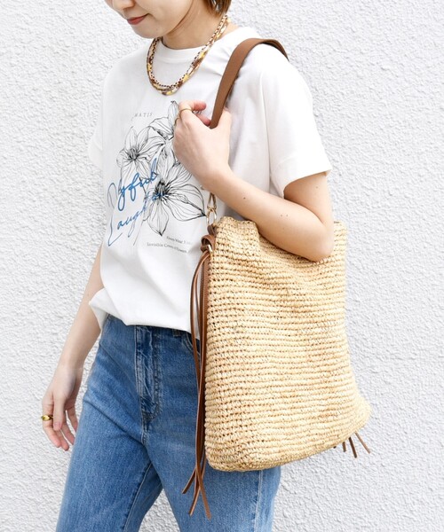 SHIPS(シップス)の「【WEB限定】〈手洗い可能〉フラワー 箔 プリント ロゴ TEE(Tシャツ/カットソー・レディース・ダークグレー/ストーン/オフホワイト/チャコールグレー・ONE SIZE)」の17枚目の写真