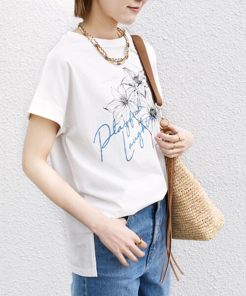SHIPS(シップス)の「【WEB限定】〈手洗い可能〉フラワー 箔 プリント ロゴ TEE(Tシャツ/カットソー・レディース・ダークグレー/ストーン/オフホワイト/チャコールグレー・ONE SIZE)」の18枚目の写真