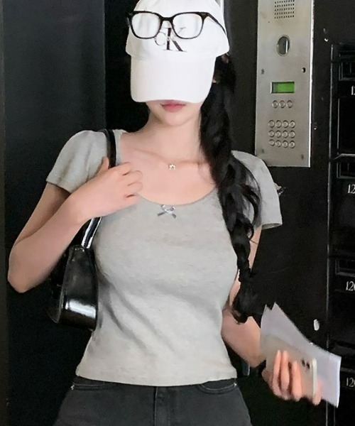 BEIDELLI（ベイデリー）の「[BELLIDE MADE] リボンフリル半袖Tシャツ（Tシャツ/カットソー・レディース・グレー/ホワイト・FREE）」の2枚目の写真