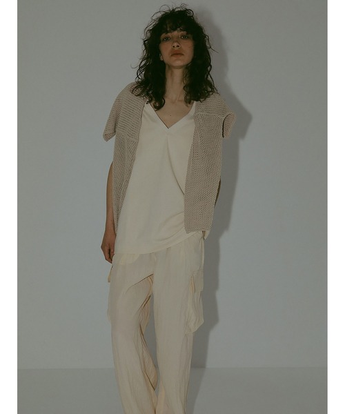 HER.（ハー）の「Ｖネックプルオーバー（Tシャツ/カットソー・レディース・ブラック/ベージュ/オフホワイト・フリー）」の15枚目の写真