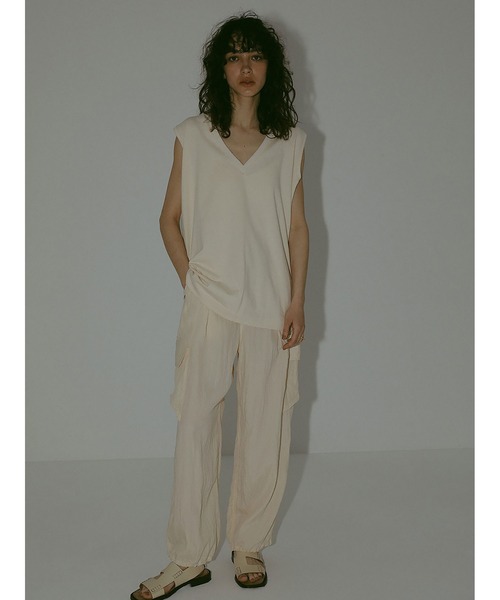 HER.（ハー）の「Ｖネックプルオーバー（Tシャツ/カットソー・レディース・ブラック/ベージュ/オフホワイト・フリー）」の11枚目の写真