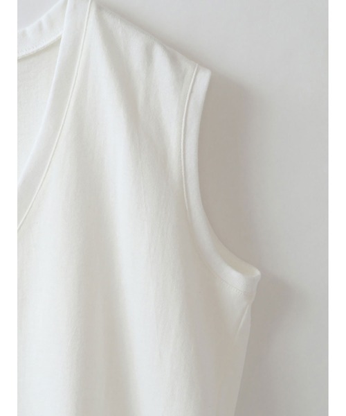 HER.（ハー）の「Ｖネックプルオーバー（Tシャツ/カットソー・レディース・ブラック/ベージュ/オフホワイト・フリー）」の21枚目の写真