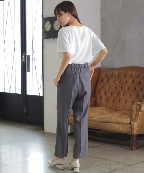 TRUDEA（トルディア）の「アシメトリーVネックバー付半袖ブラウス（シャツ/ブラウス・レディース・ホワイト/ホワイト×ネイビー/ネイビー・MEDIUM/LARGE）」の11枚目の写真