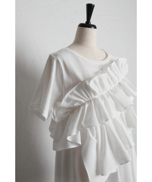 &. NOSTALGIA(アンドドットノスタルジア)の「フリルギャザーカットプルオーバー(Tシャツ/カットソー・レディース・ブラック/オフホワイト・M)」の4枚目の写真