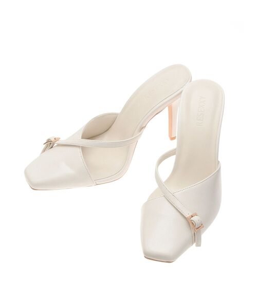 RESEXXY（リゼクシー）の「ベルトポイントデザインミュール（スリッポン・レディース・ブラック/アイボリー・SMALL/MEDIUM/LARGE）」の5枚目の写真