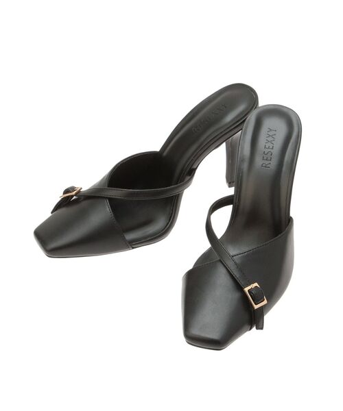 RESEXXY（リゼクシー）の「ベルトポイントデザインミュール（スリッポン・レディース・ブラック/アイボリー・SMALL/MEDIUM/LARGE）」の6枚目の写真