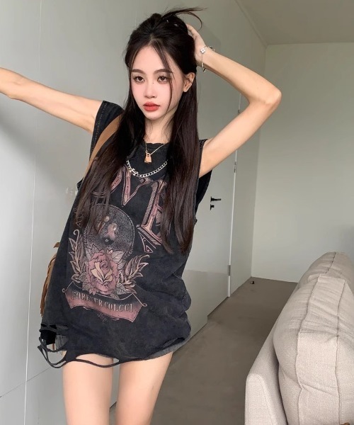 GEMEDA(ジェメダ)の「プリントノースリーブTシャツ(Tシャツ/カットソー・レディース・ブラック/ダークグレー・M)」の14枚目の写真