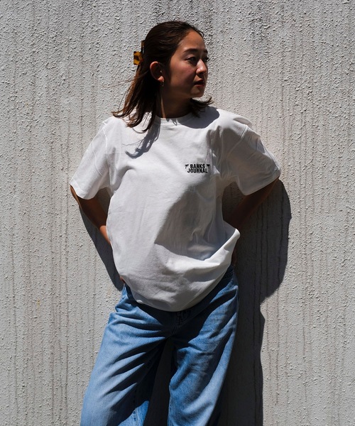 BANKS（バンクス）の「DESIGN TEE/BANKS(バンクス)スタンダードシルエットワンポイントバックプリント半袖カットソー（Tシャツ/カットソー・メンズ・グリーン系その他/オフホワイト・LARGE/MEDIUM/X-LARGE）」の4枚目の写真