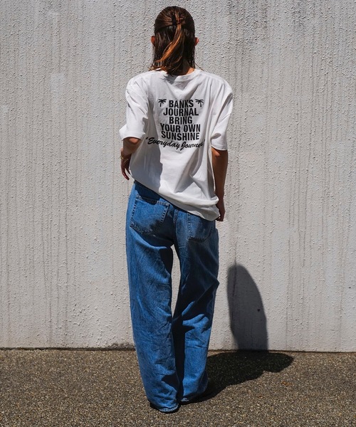 BANKS（バンクス）の「DESIGN TEE/BANKS(バンクス)スタンダードシルエットワンポイントバックプリント半袖カットソー（Tシャツ/カットソー・メンズ・グリーン系その他/オフホワイト・LARGE/MEDIUM/X-LARGE）」の6枚目の写真