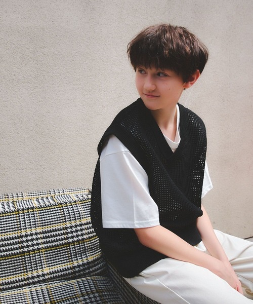 GLOBAL WORK（グローバルワーク）の「2SETベスト＊半袖T/AND YUA ANY/128531（ニット/セーター・キッズ・ブラック/グレー・150cm/160cm/170cm）」の2枚目の写真