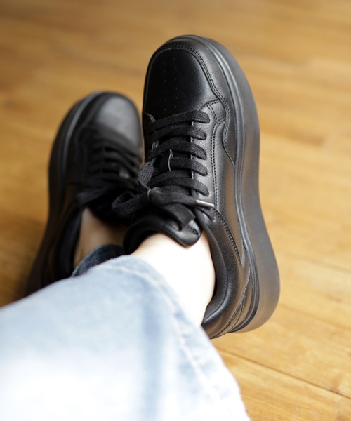 SESTO（セスト）の「軽量厚底レースアップボリュームスニーカー（スニーカー・レディース・シルバー/ブラック/ブラウン系その他/アイボリー・S/M/L/LL/3L）」の3枚目の写真