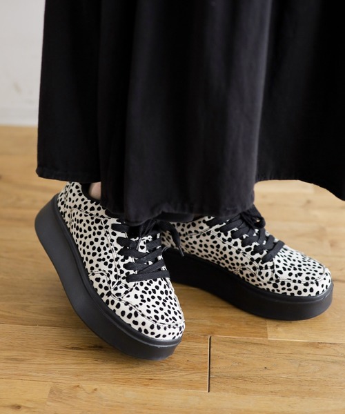 SESTO（セスト）の「軽量厚底レースアップボリュームスニーカー（スニーカー・レディース・シルバー/ブラック/ブラウン系その他/アイボリー・S/M/L/LL/3L）」の10枚目の写真