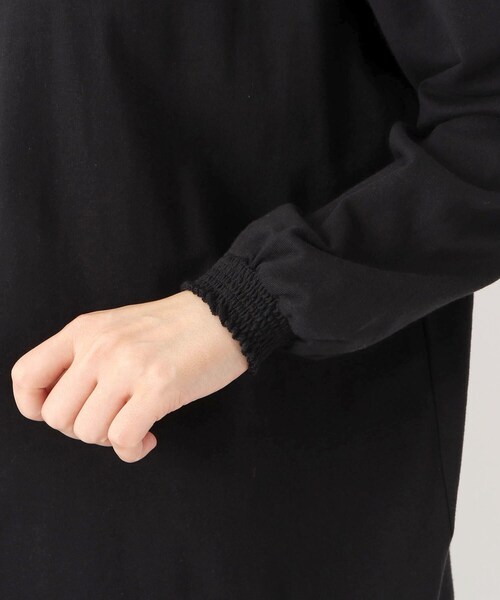 one'sterrace(ワンズテラス)の「シャーリング綿カットソープルオーバー(Tシャツ/カットソー・レディース・ベージュ系9/アイボリー系8/ブラック系8/サックスブルー系8・02)」の10枚目の写真
