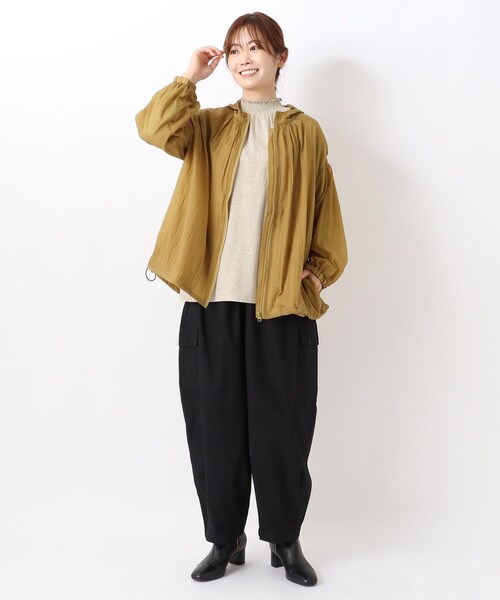 one'sterrace(ワンズテラス)の「シャーリング綿カットソープルオーバー(Tシャツ/カットソー・レディース・ベージュ系9/アイボリー系8/ブラック系8/サックスブルー系8・02)」の16枚目の写真