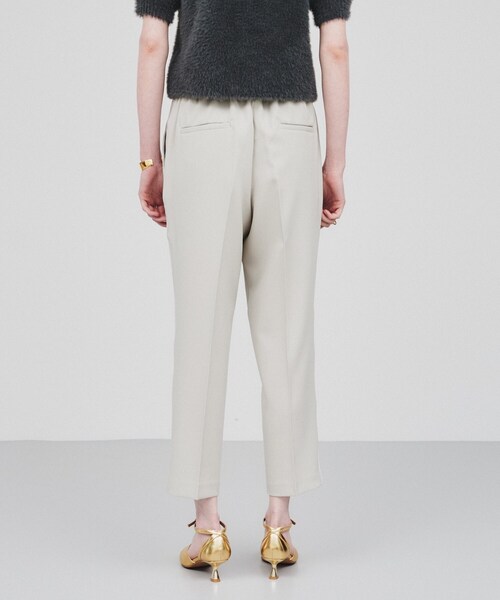 cloenc（クロエンス）の「◆【セットアップ／マシンウォッシュ】サイドラインタック入りテーパードパンツ（その他パンツ・レディース・グレー系その他3/ナチュラル/ブラック・01/02/03）」の6枚目の写真