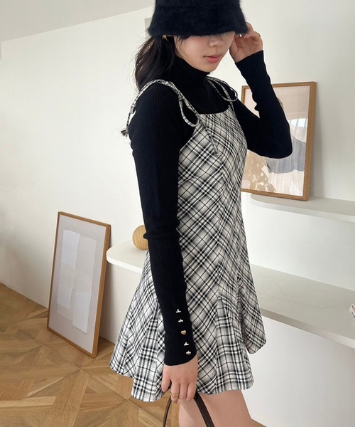one after another NICE CLAUP(ワンアフターアナザーナイスクラップ)の「バックレースアップリボンミニキャミワンピース(ワンピース・レディース・ホワイト×ブラック/グレー系その他/ブラウン系その他・FREE)」の12枚目の写真