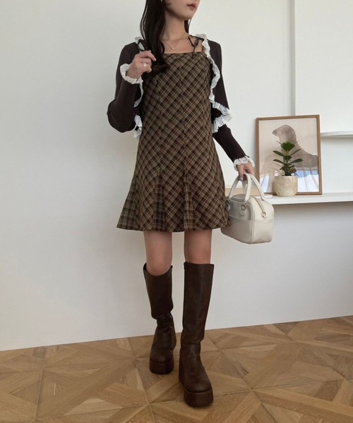 one after another NICE CLAUP(ワンアフターアナザーナイスクラップ)の「バックレースアップリボンミニキャミワンピース(ワンピース・レディース・ホワイト×ブラック/グレー系その他/ブラウン系その他・FREE)」の22枚目の写真