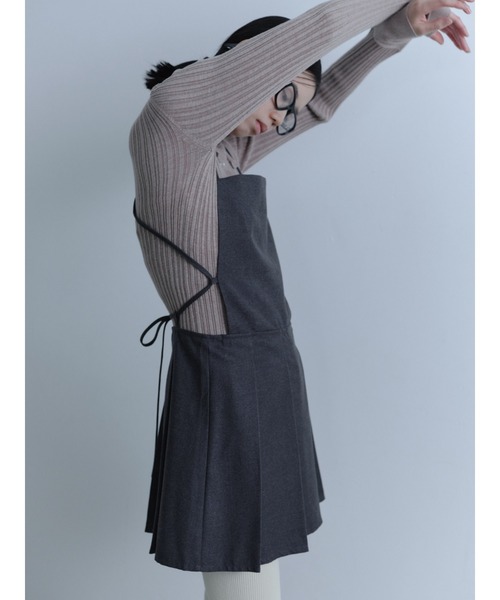 Abor（アボア）の「【Abor】Apron Pleated Mini Dress/エプロンプリーツミニドレス（ワンピース・レディース・チャコールグレー/ブラック・FREE）」の2枚目の写真