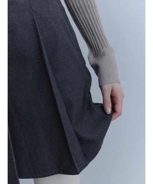 Abor（アボア）の「【Abor】Apron Pleated Mini Dress/エプロンプリーツミニドレス（ワンピース・レディース・チャコールグレー/ブラック・FREE）」の21枚目の写真